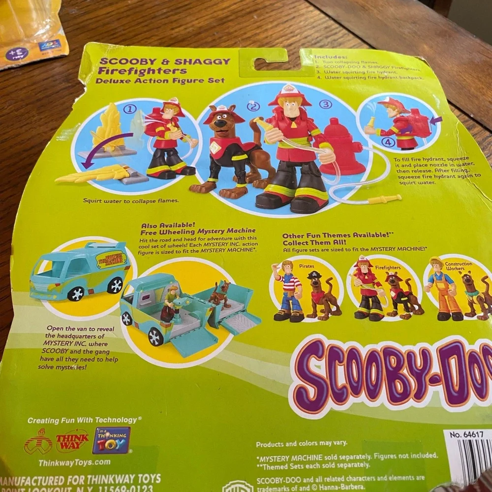 Scooby-Doo Firefighter Playset with Red Uniform Figures